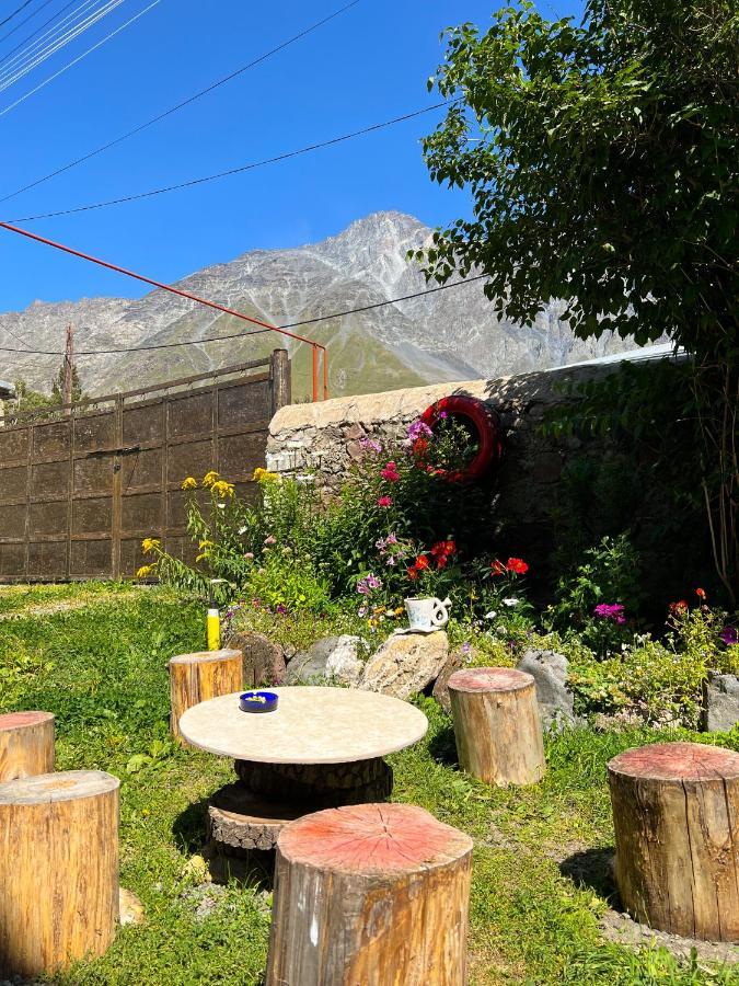 Ia'S Guest House Kazbegi Ngoại thất bức ảnh
