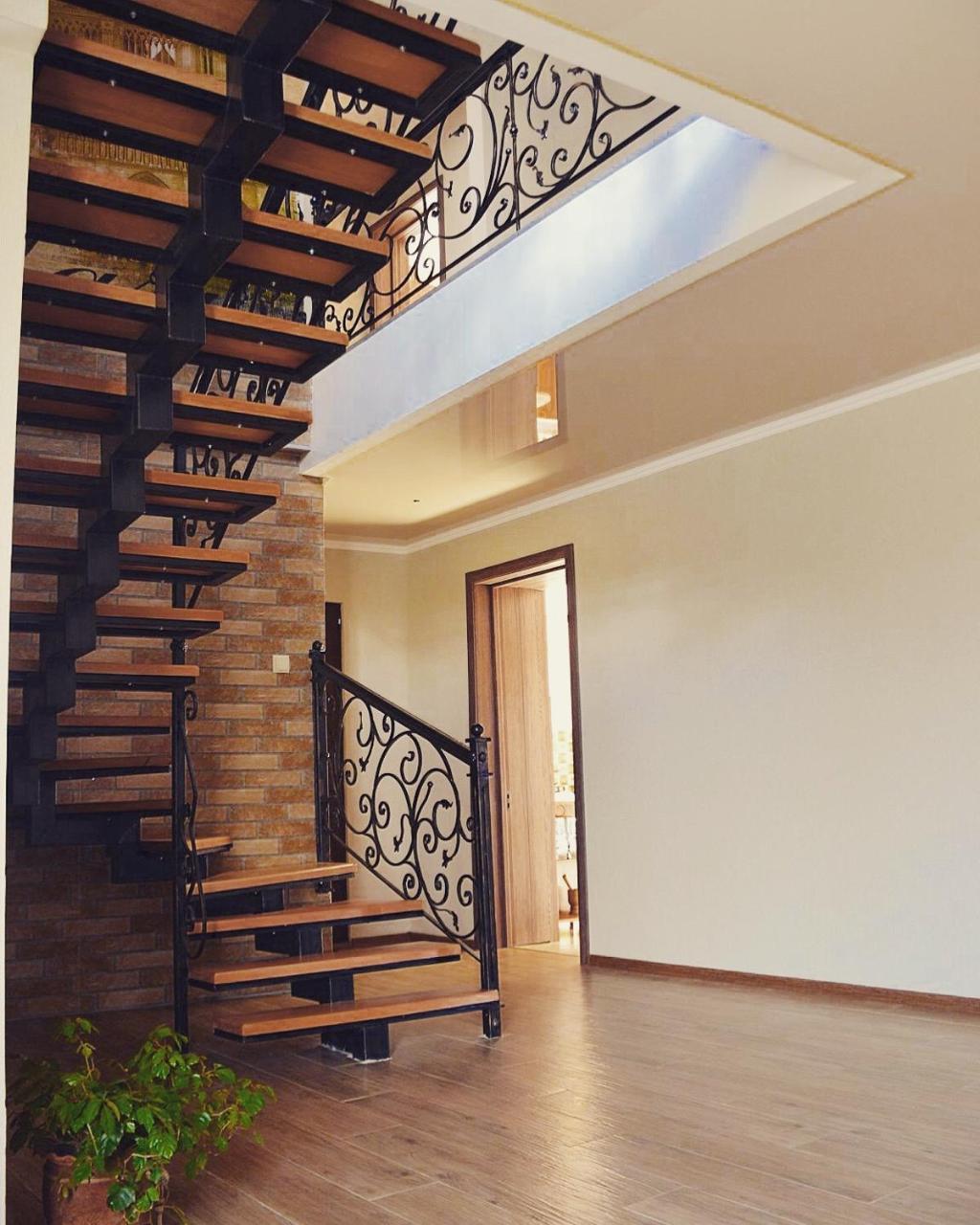 Ia'S Guest House Kazbegi Ngoại thất bức ảnh