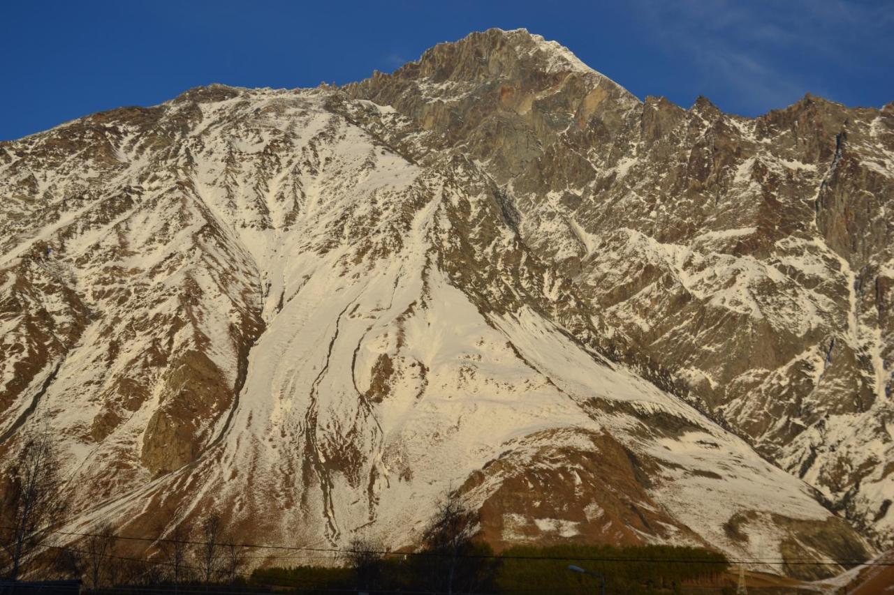 Ia'S Guest House Kazbegi Ngoại thất bức ảnh